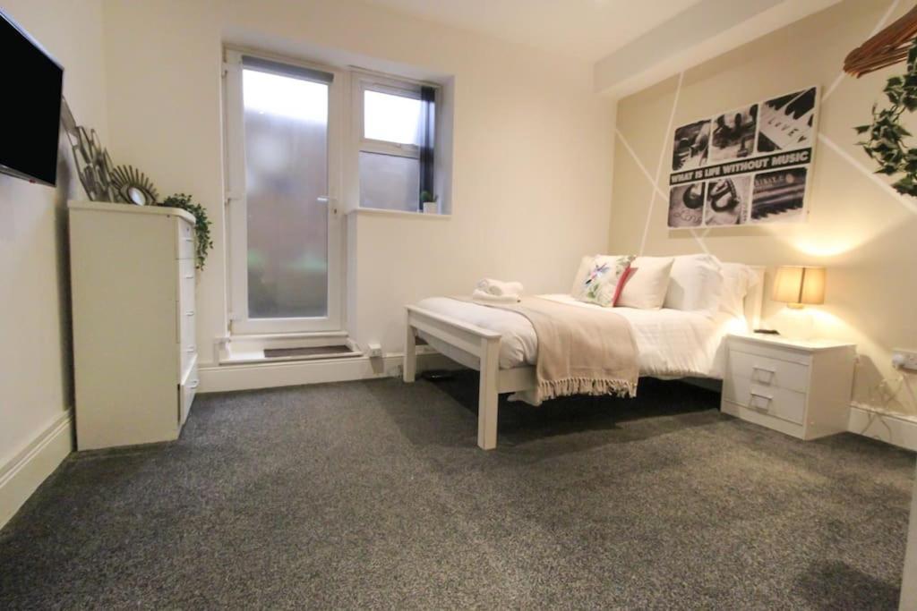 Spacious 1 Bed Apartment 1 Minute Walk From Square Nottingham Exterior photo