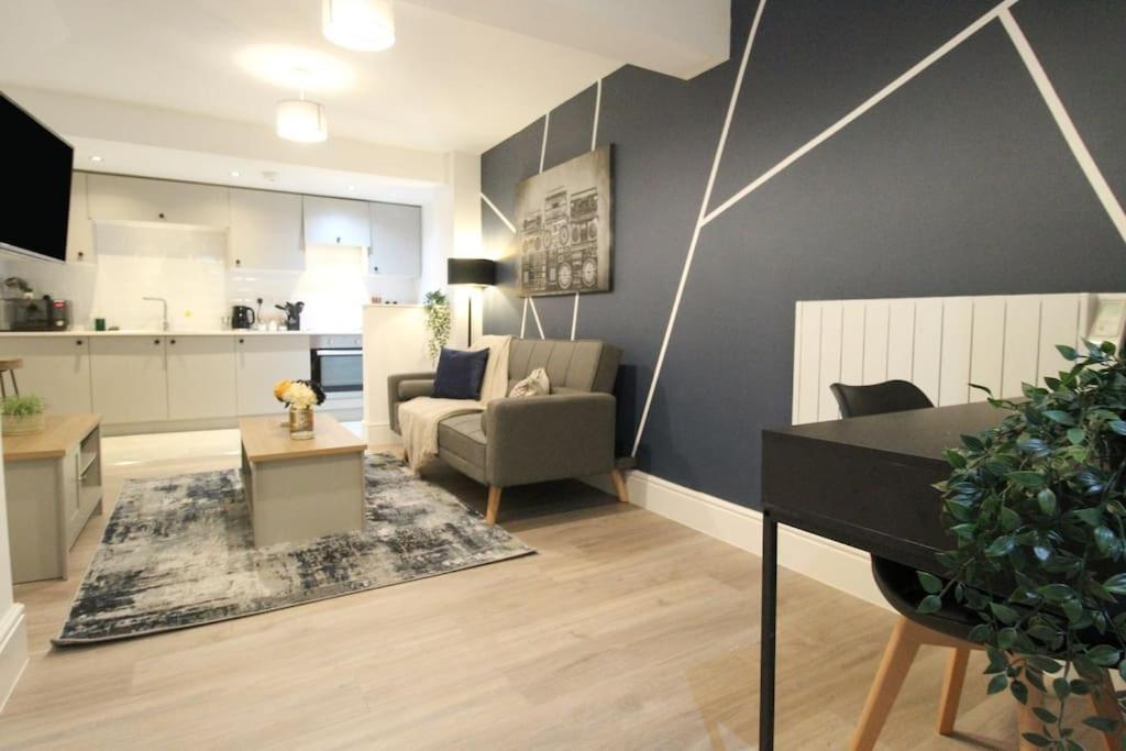 Spacious 1 Bed Apartment 1 Minute Walk From Square Nottingham Exterior photo