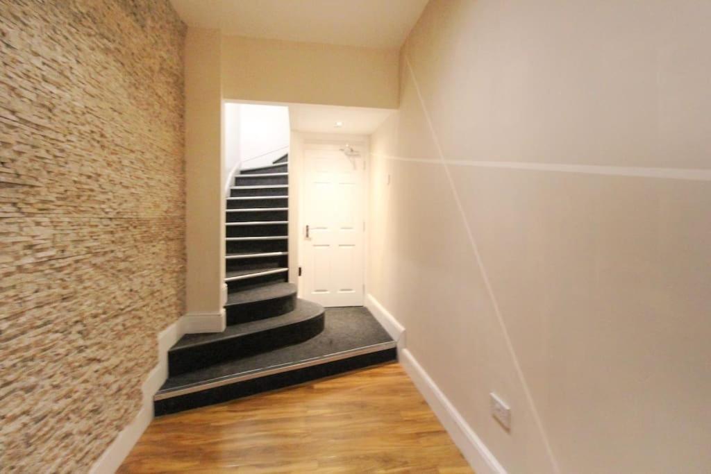 Spacious 1 Bed Apartment 1 Minute Walk From Square Nottingham Exterior photo