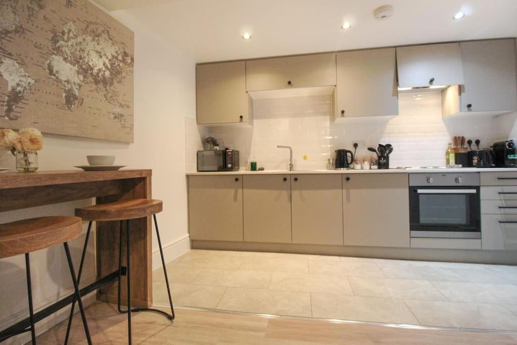 Spacious 1 Bed Apartment 1 Minute Walk From Square Nottingham Exterior photo