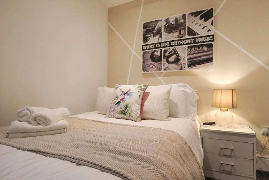 Spacious 1 Bed Apartment 1 Minute Walk From Square Nottingham Exterior photo